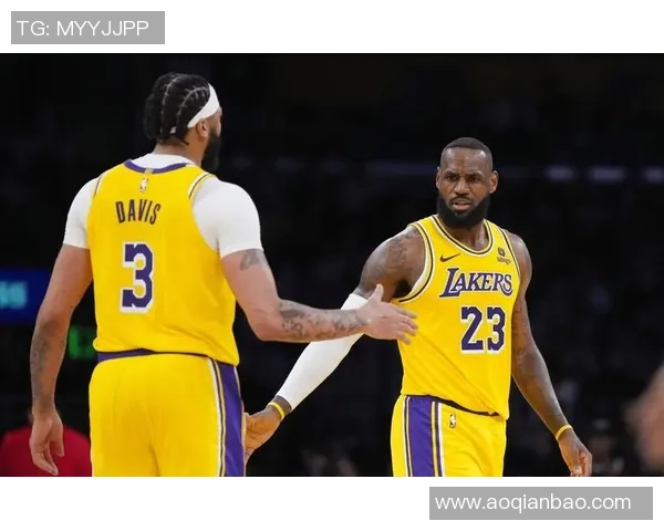 新赛季湖人勇士对决前瞻球星对抗与战术博弈的精彩较量